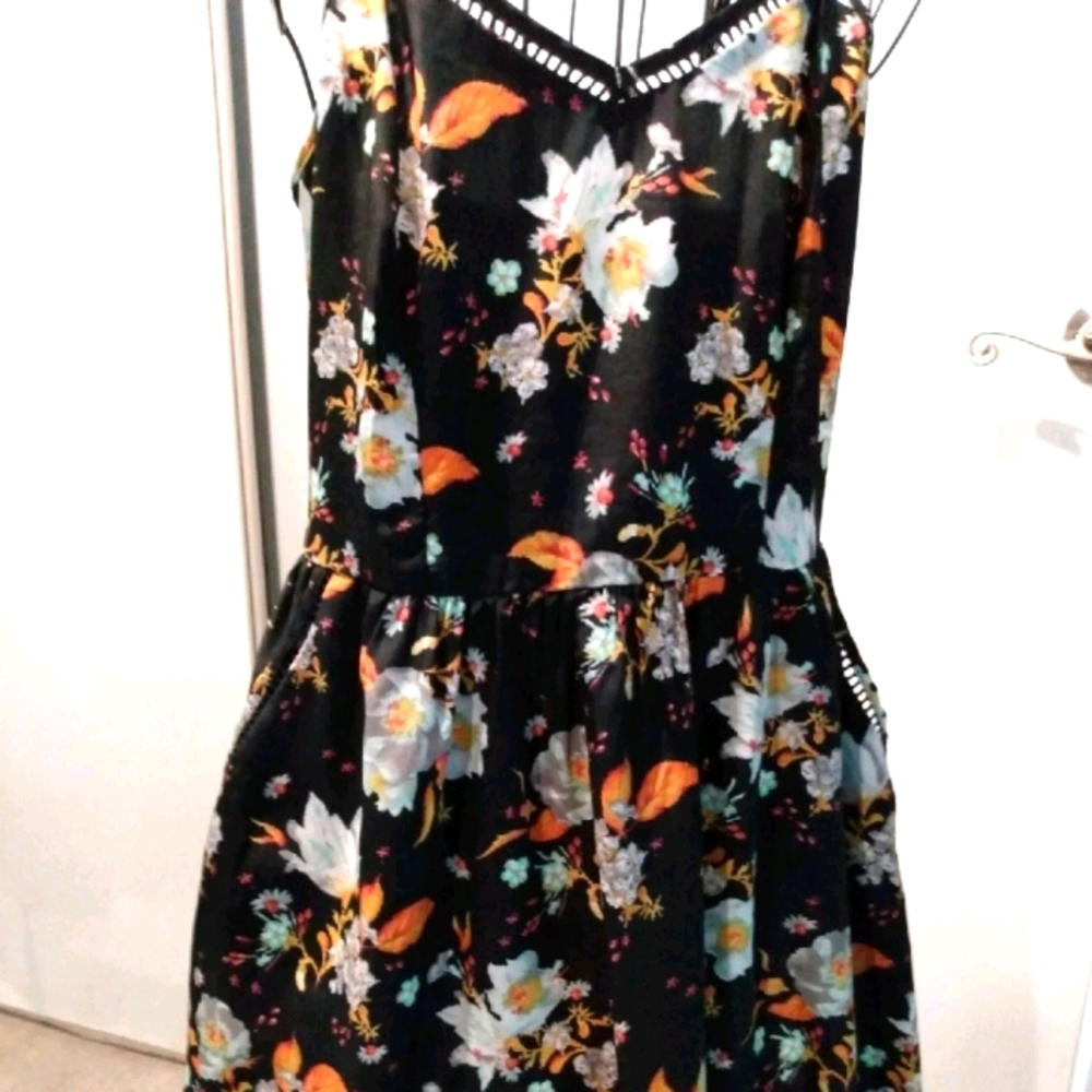Xhilaration size 4 floral sundress with pockets